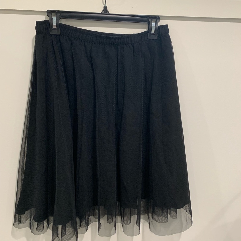 Classy black tulle skirt!